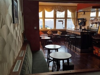 the hollingdales hotel