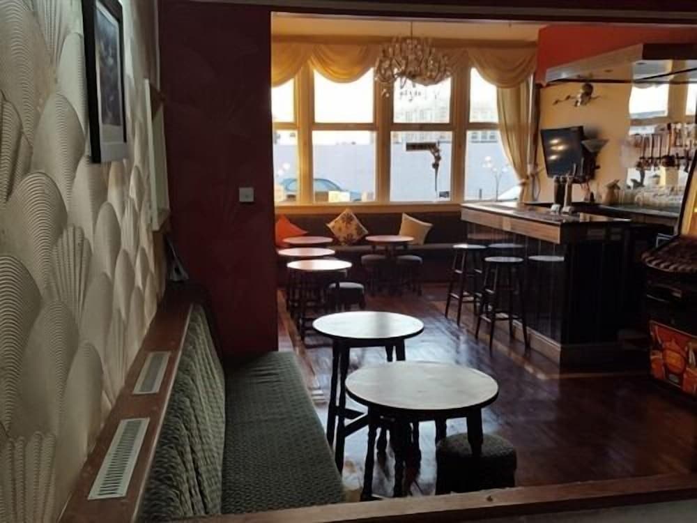 the hollingdales hotel