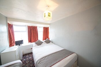 the hollingdales hotel