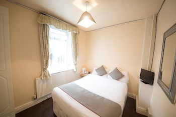 the hollingdales hotel