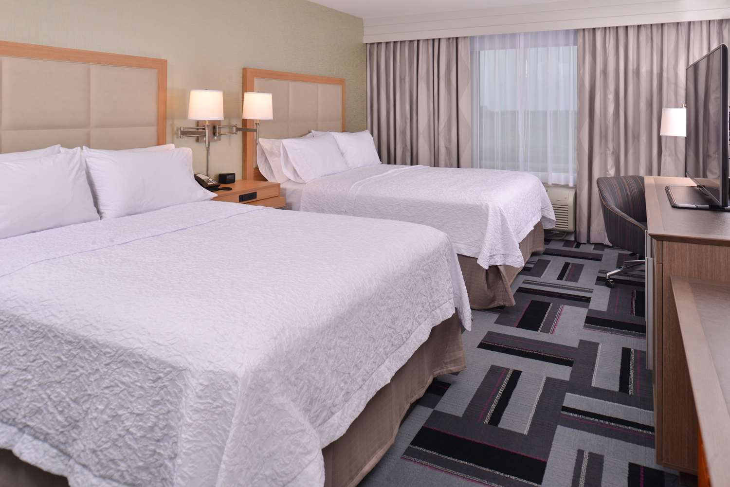 hampton inn and suites ames