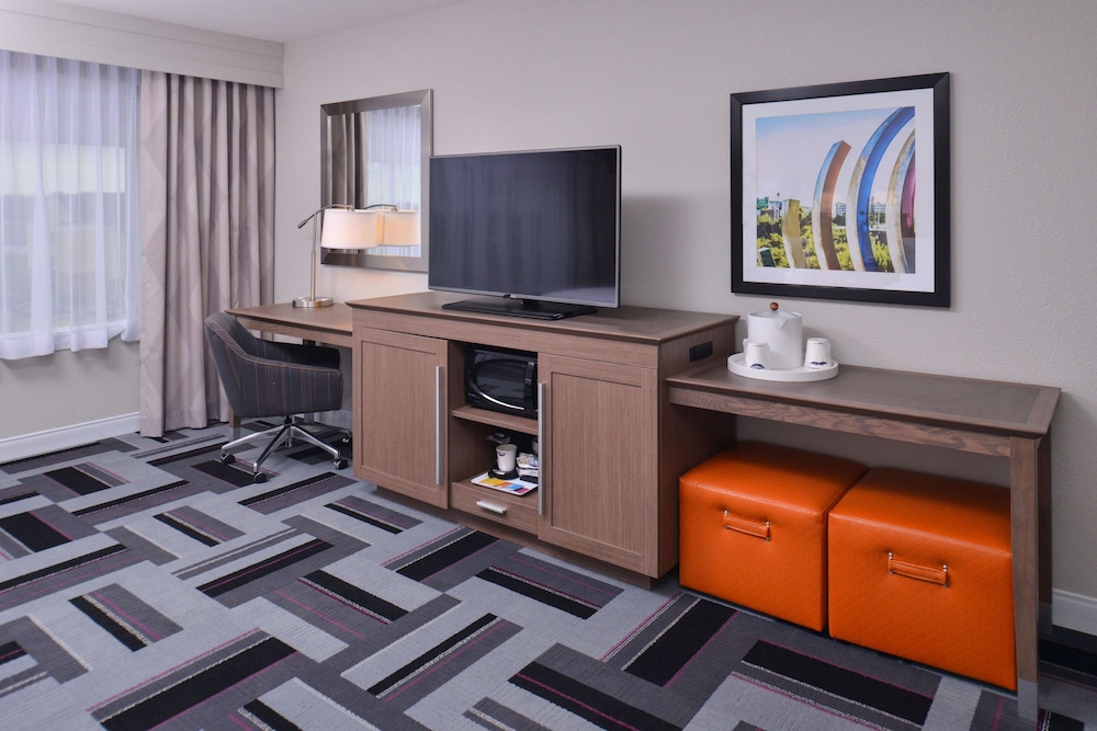 hampton inn and suites ames