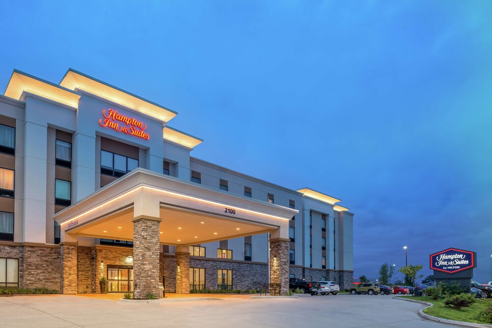hampton inn and suites ames