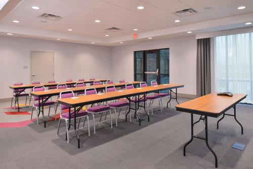 hampton inn and suites ames