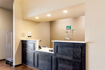 quality inn and suites near tanger outlet mall