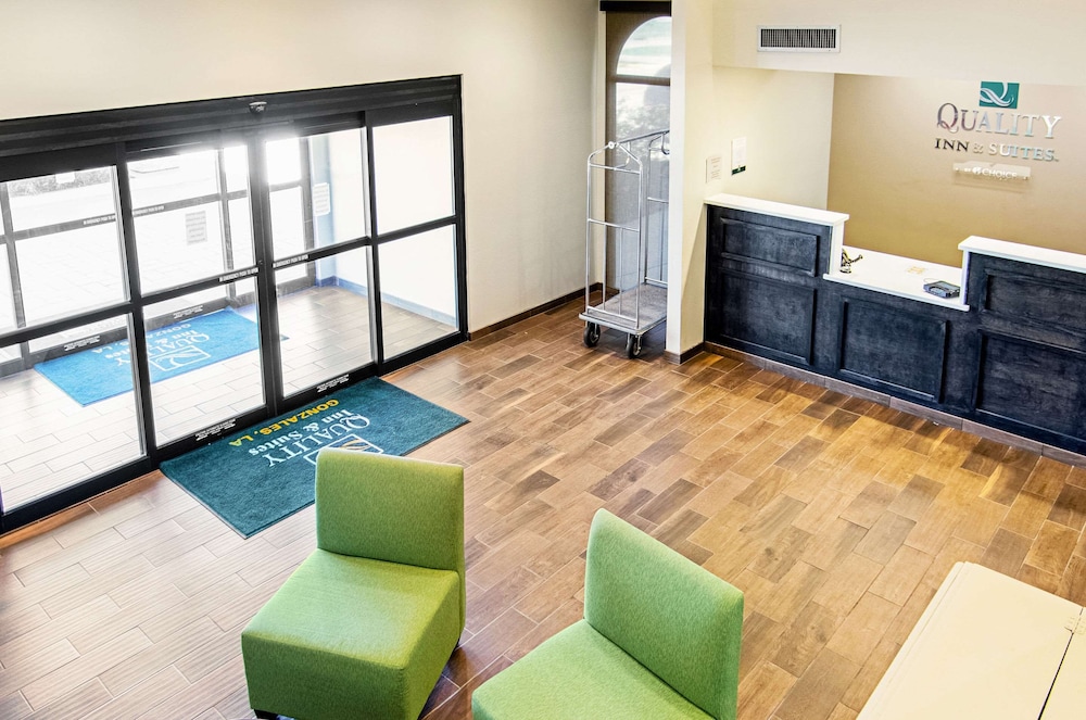 quality inn and suites near tanger outlet mall