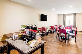 quality inn and suites near tanger outlet mall
