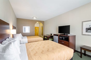 quality inn and suites near tanger outlet mall