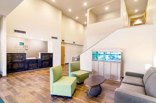 quality inn and suites near tanger outlet mall