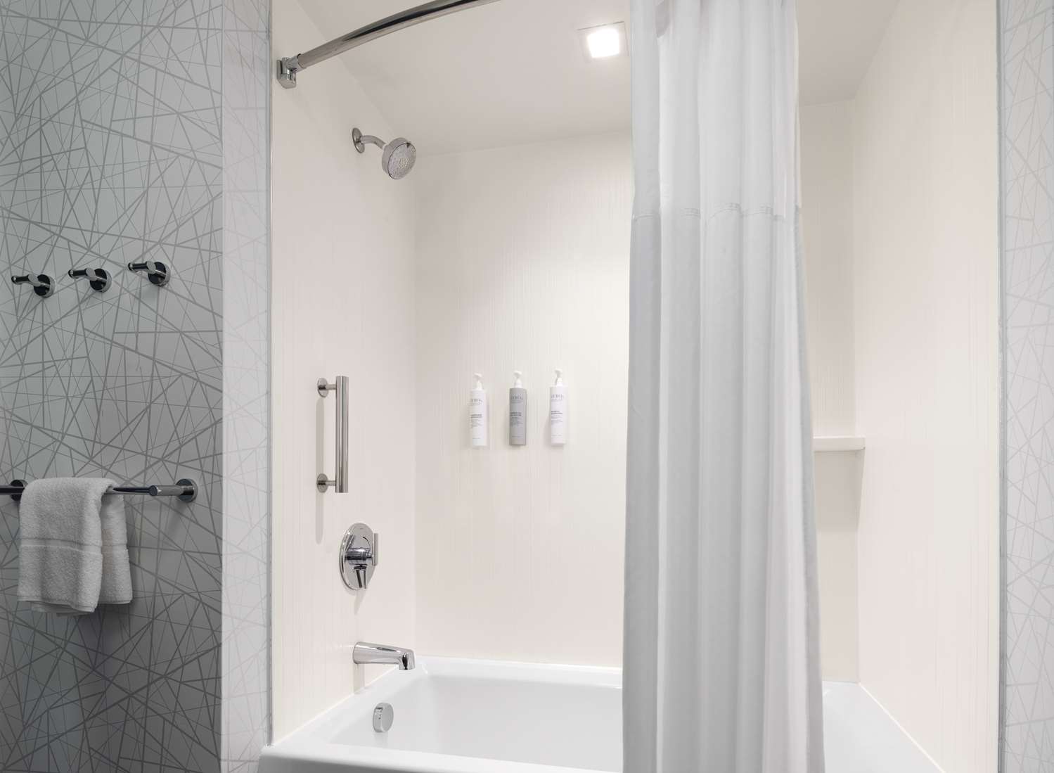 hampton inn and suites worcester