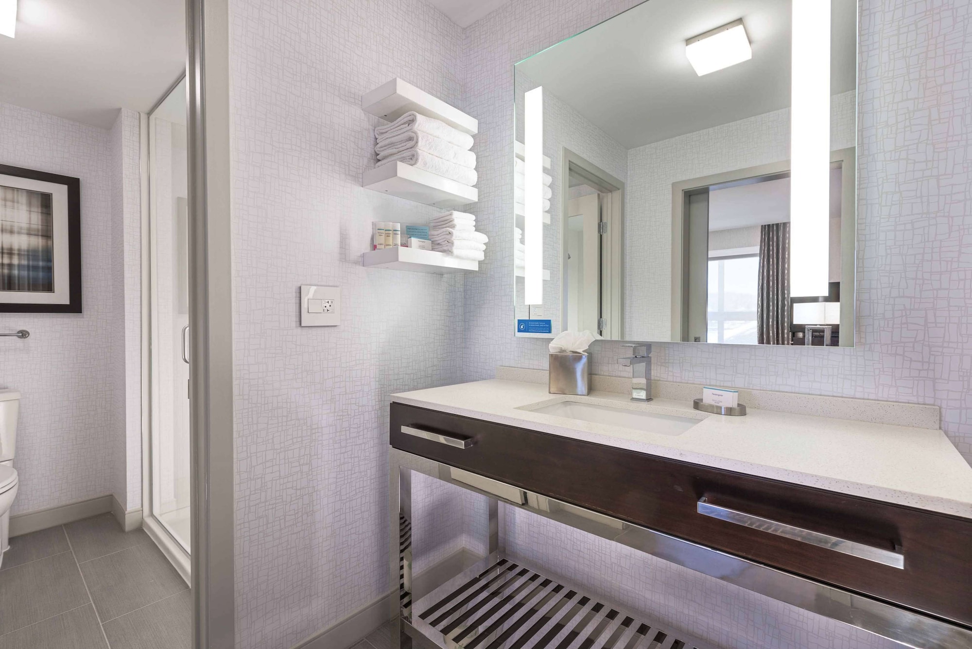 hampton inn and suites worcester