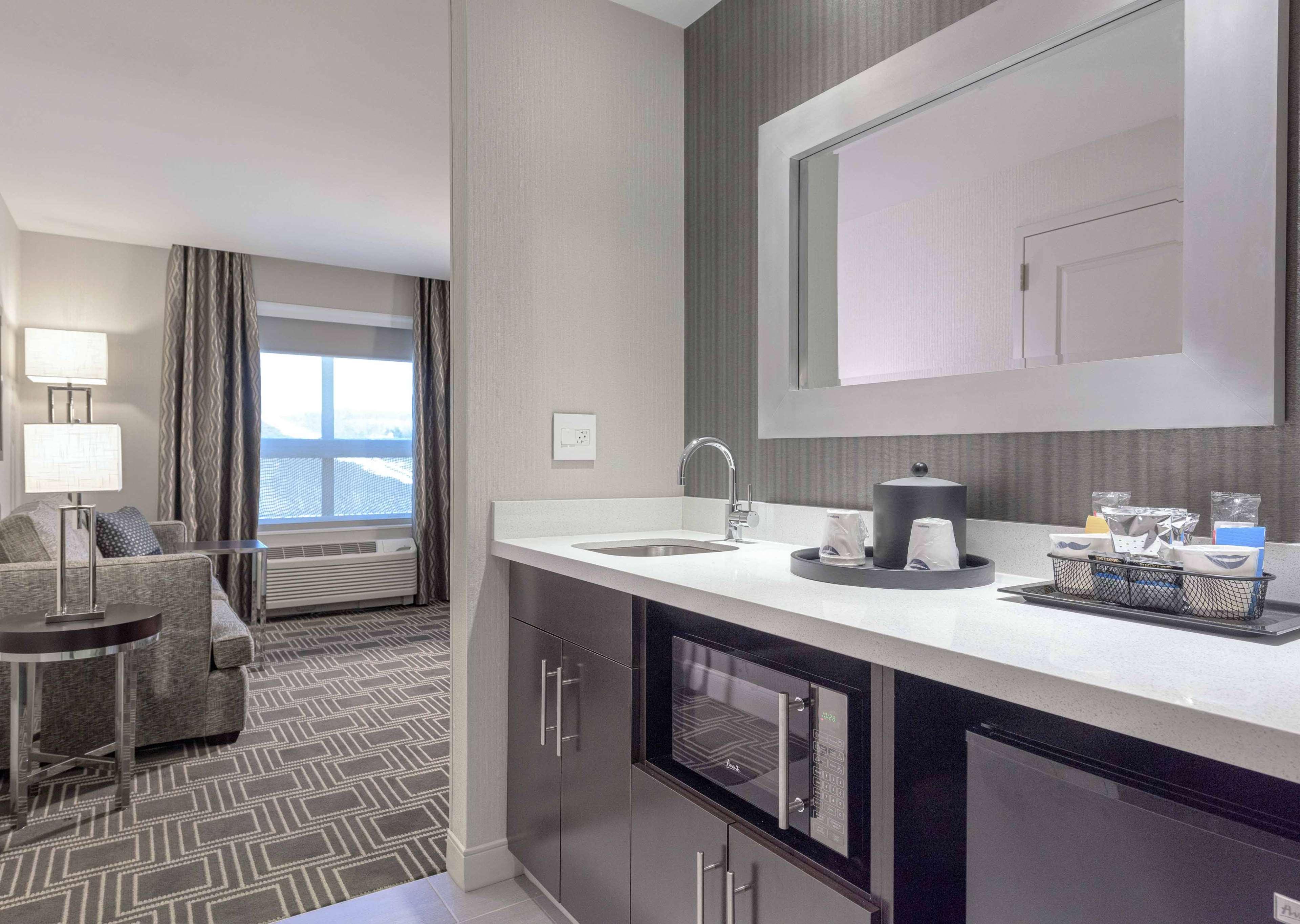 hampton inn and suites worcester