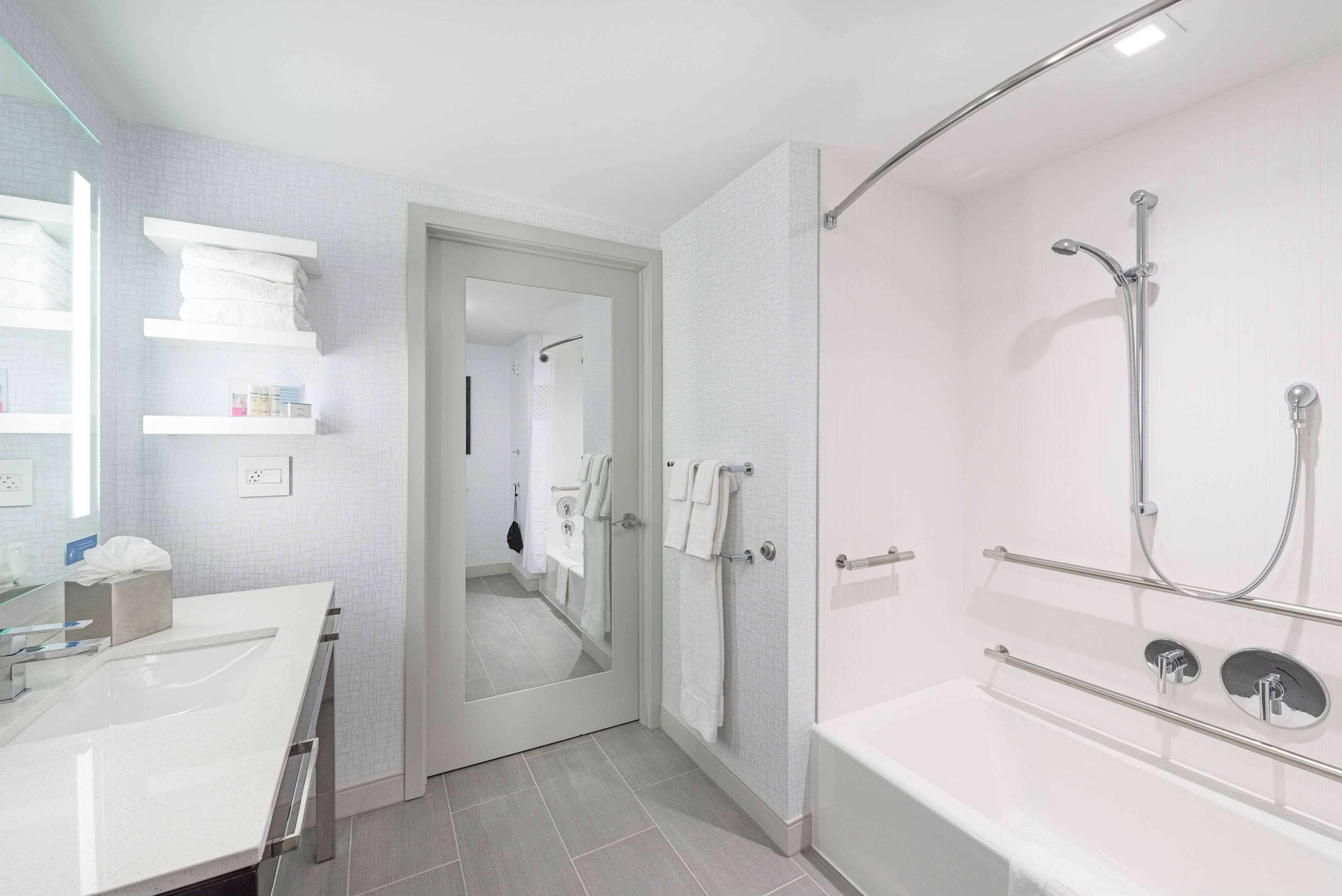 hampton inn and suites worcester