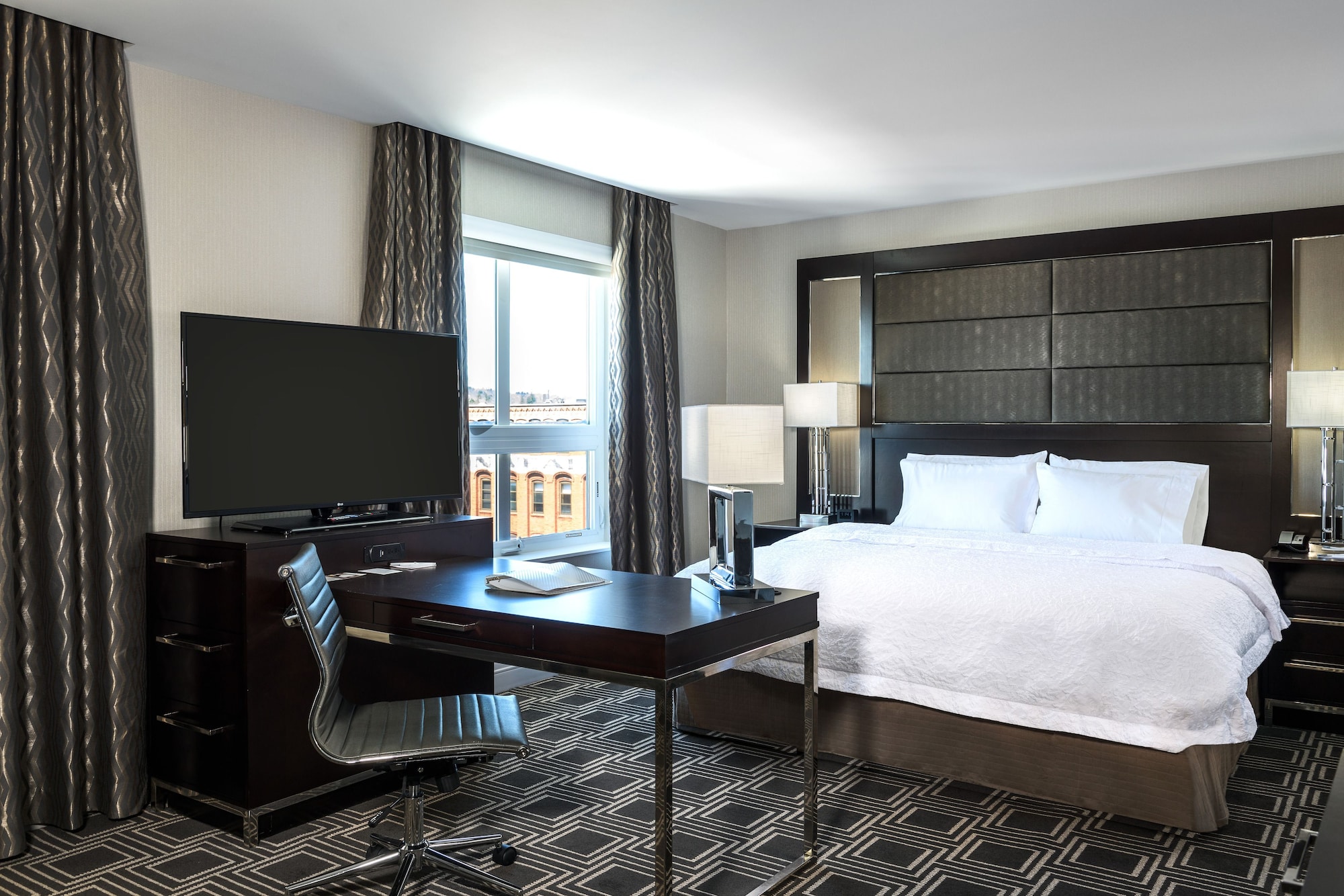 hampton inn and suites worcester