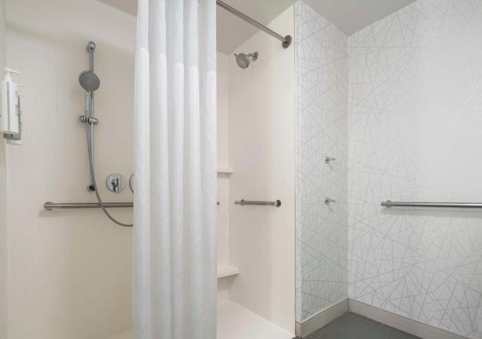 hampton inn and suites worcester