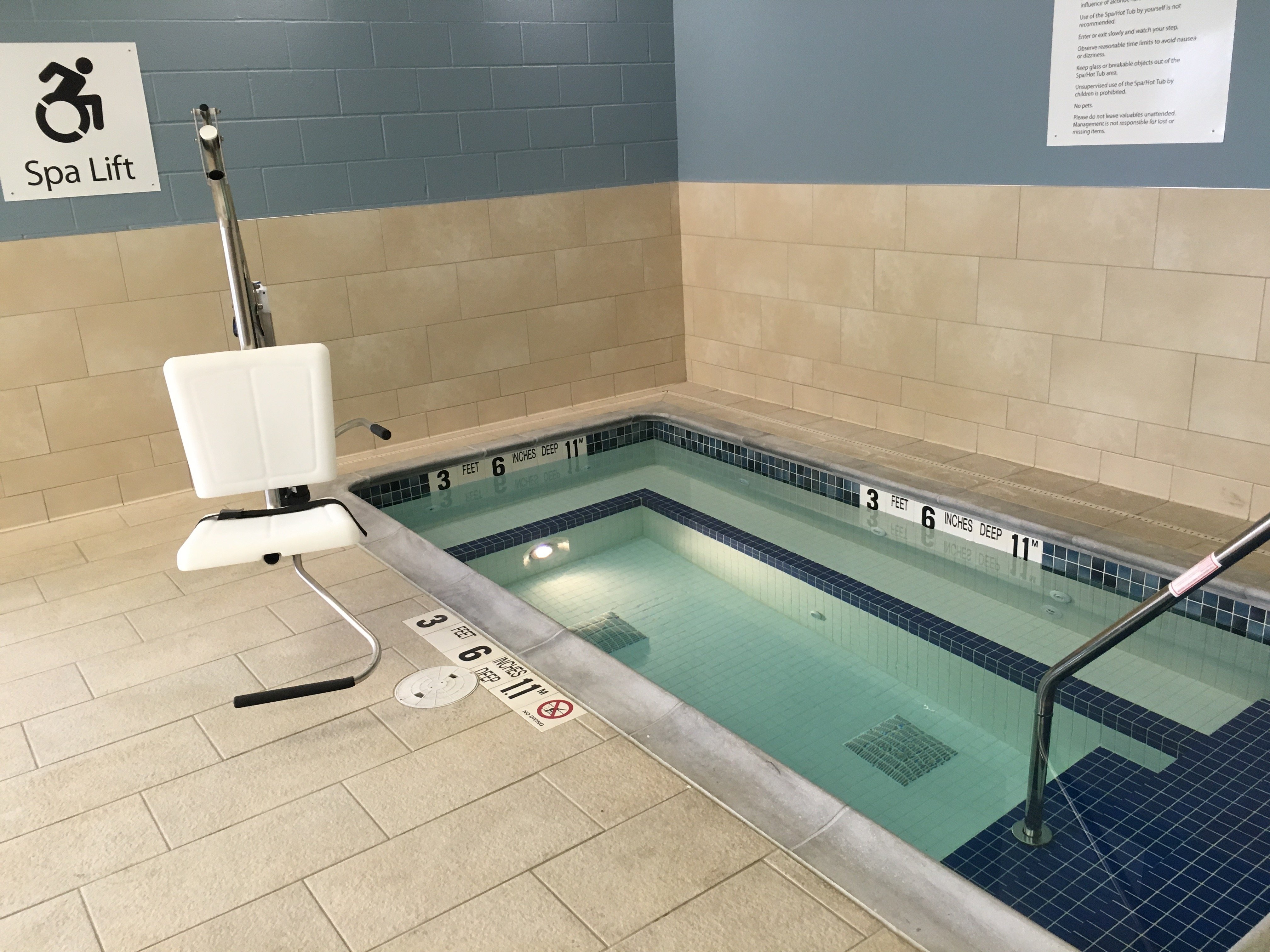 holiday inn express and suites oswego by ihg