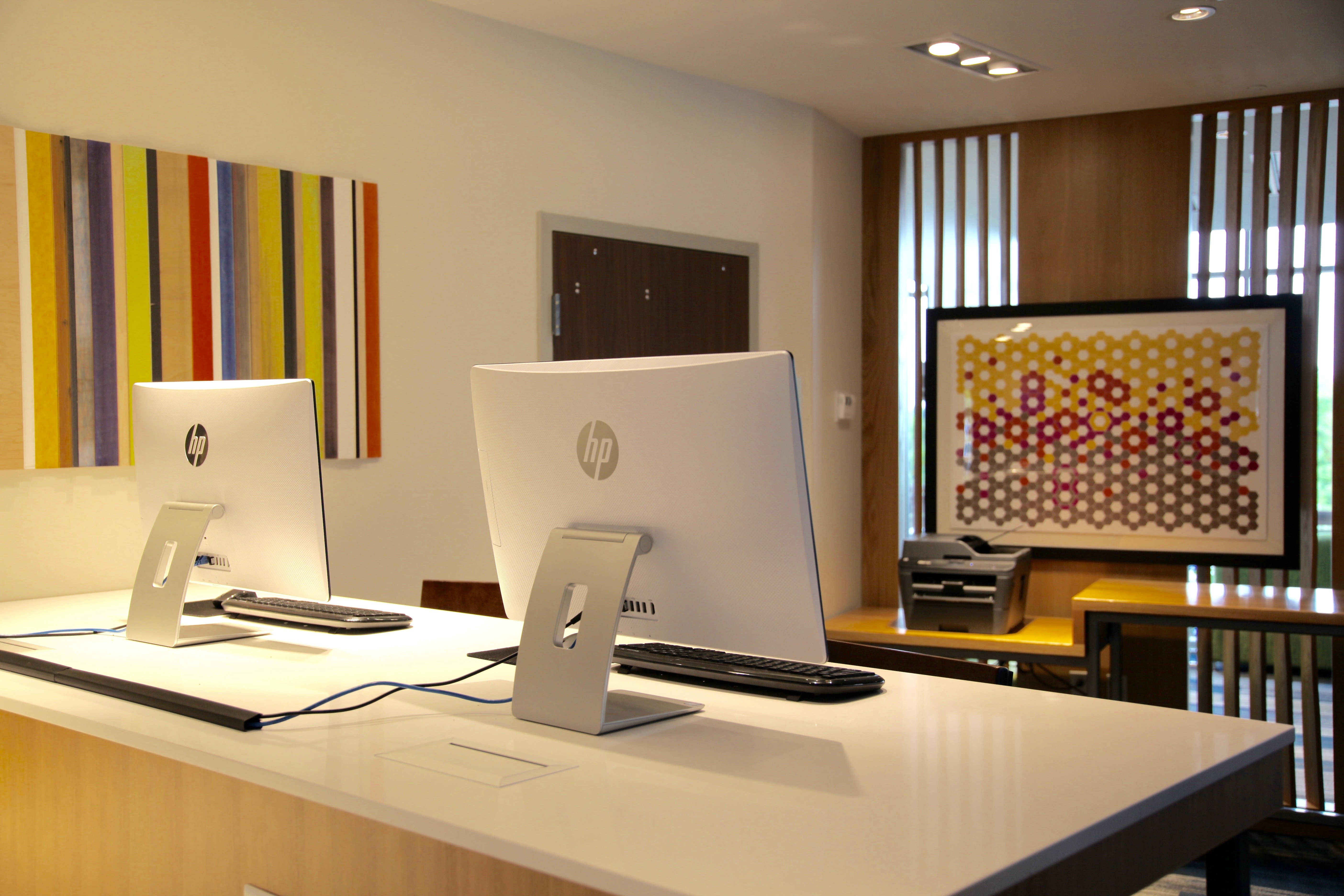 holiday inn express and suites oswego by ihg