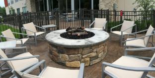 holiday inn express and suites oswego by ihg