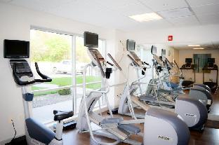 holiday inn express and suites oswego by ihg