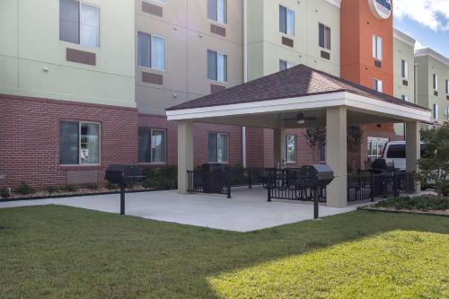 suburban studios donaldsonville gonzales