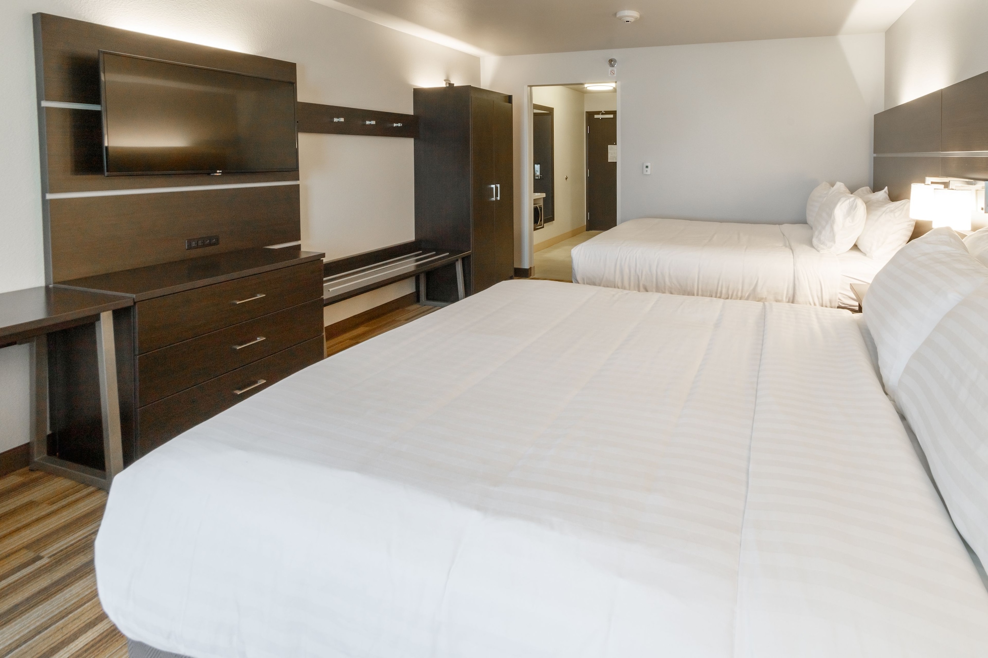 holiday inn express and suites lincoln i 80