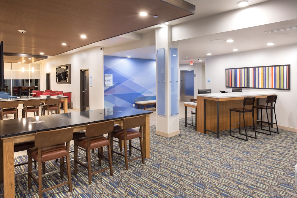 holiday inn express and suites lincoln i 80