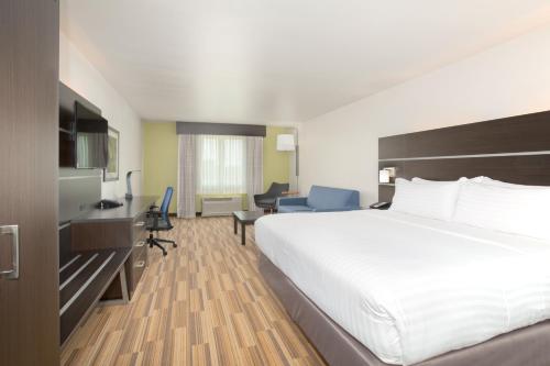 holiday inn express and suites lincoln i 80