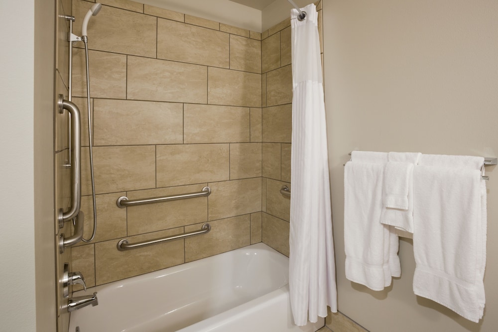 grandstay hotel and suites