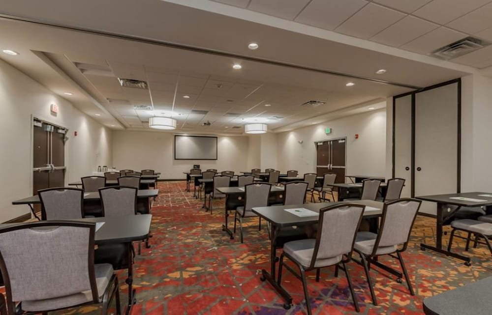 holiday inn mishawaka by ihg