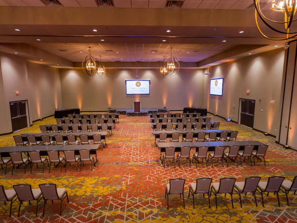 holiday inn mishawaka by ihg