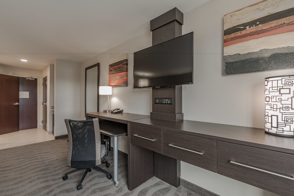 holiday inn mishawaka by ihg