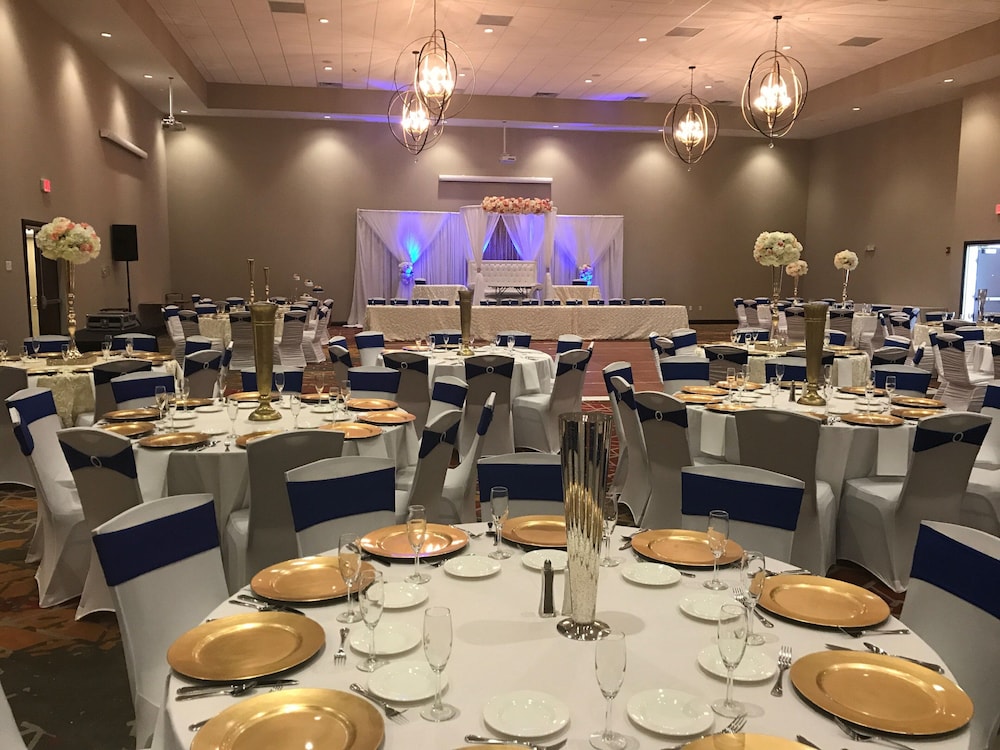 holiday inn mishawaka by ihg
