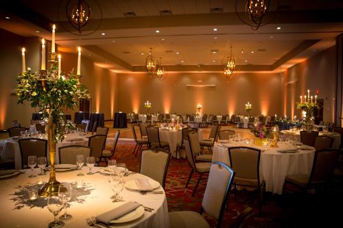 holiday inn mishawaka by ihg