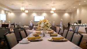 holiday inn mishawaka by ihg