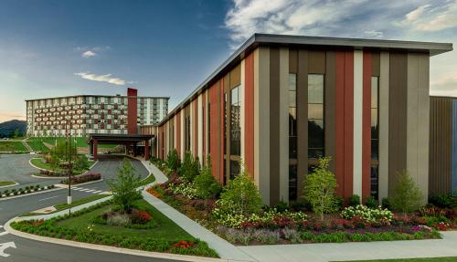 harrahs cherokee valley river casino and hotel