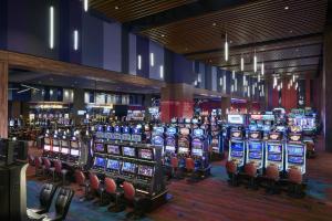 harrahs cherokee valley river casino and hotel