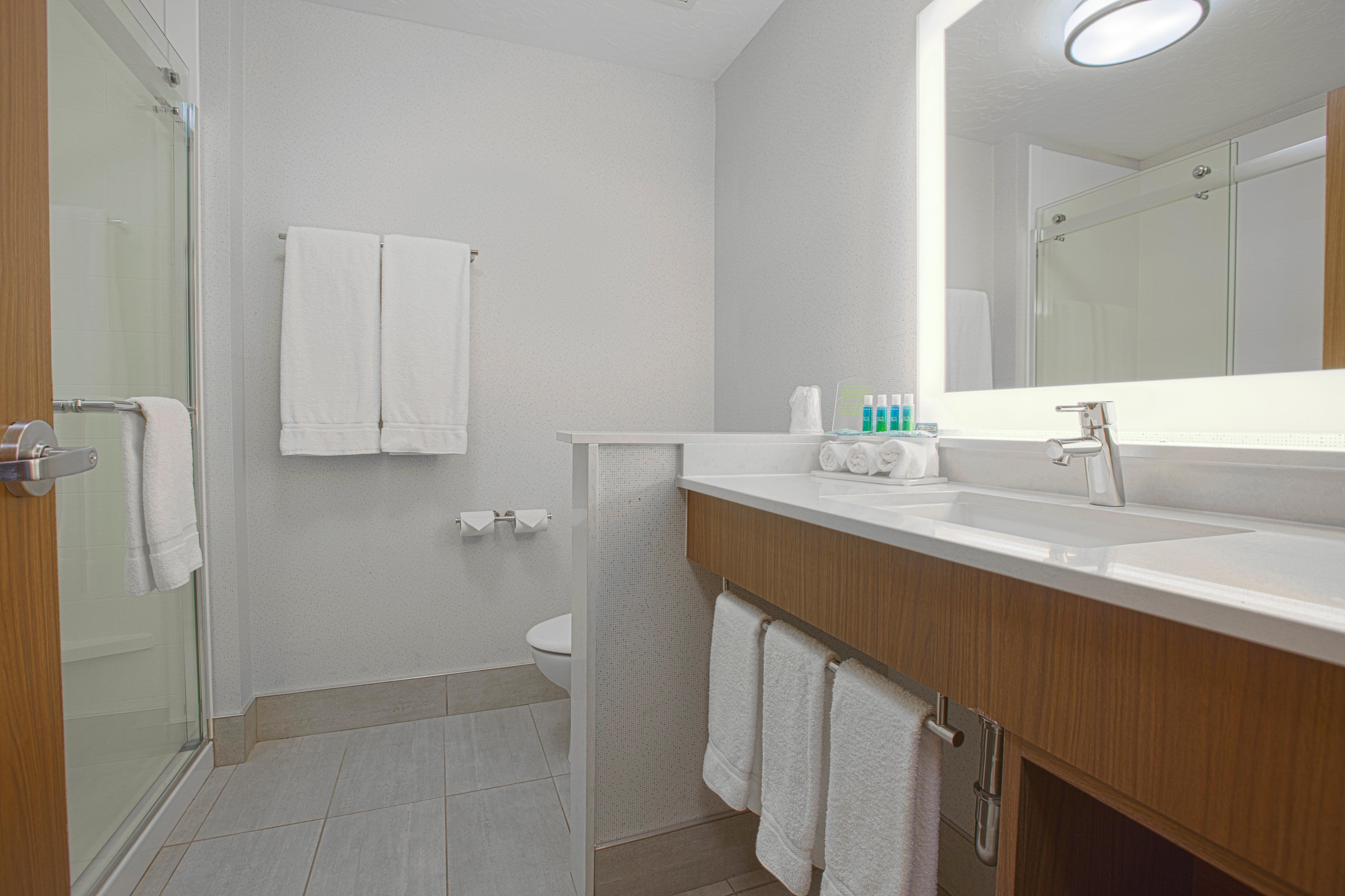 holiday inn express and suites boise airport by ihg