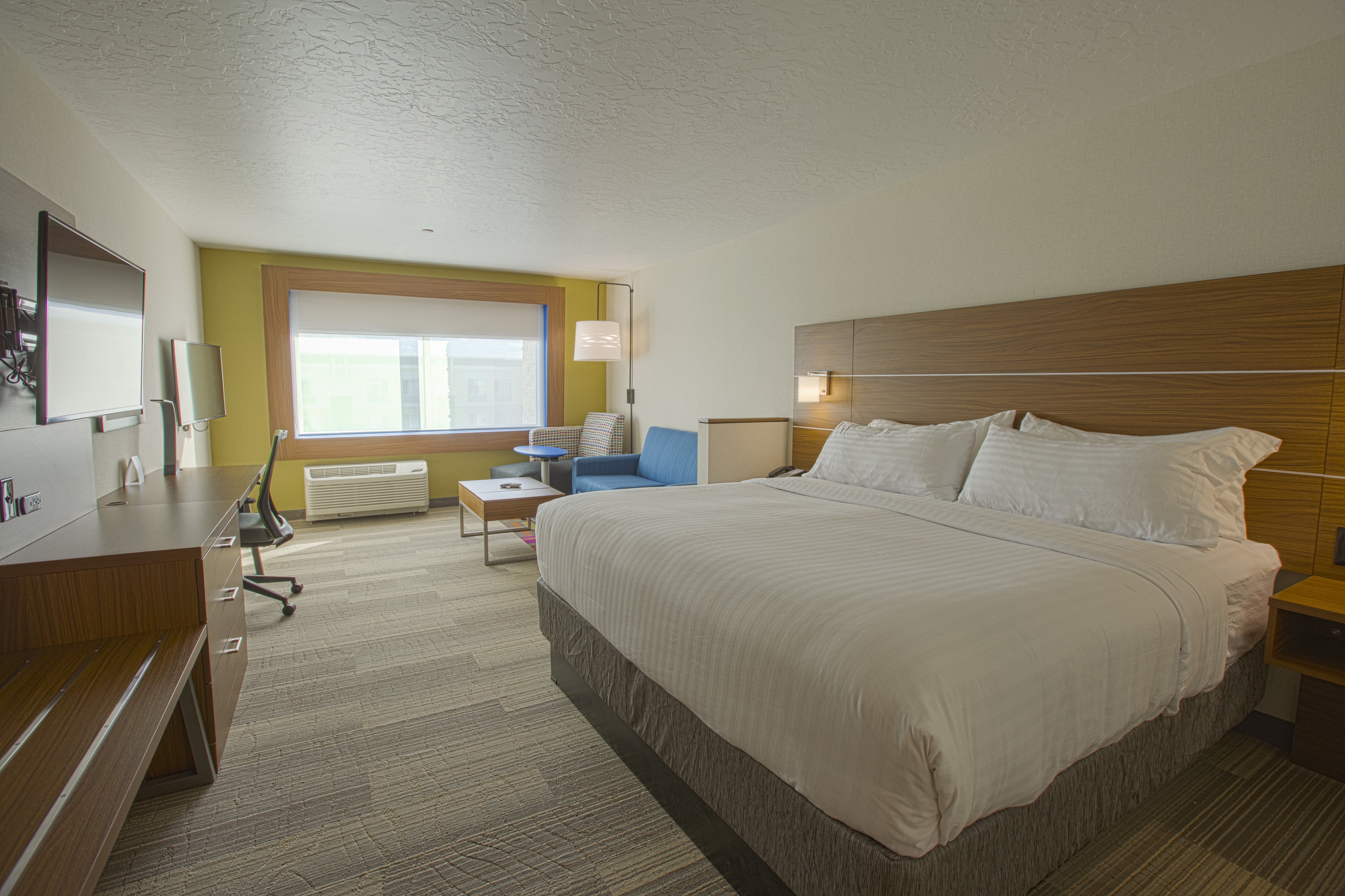 holiday inn express and suites boise airport by ihg