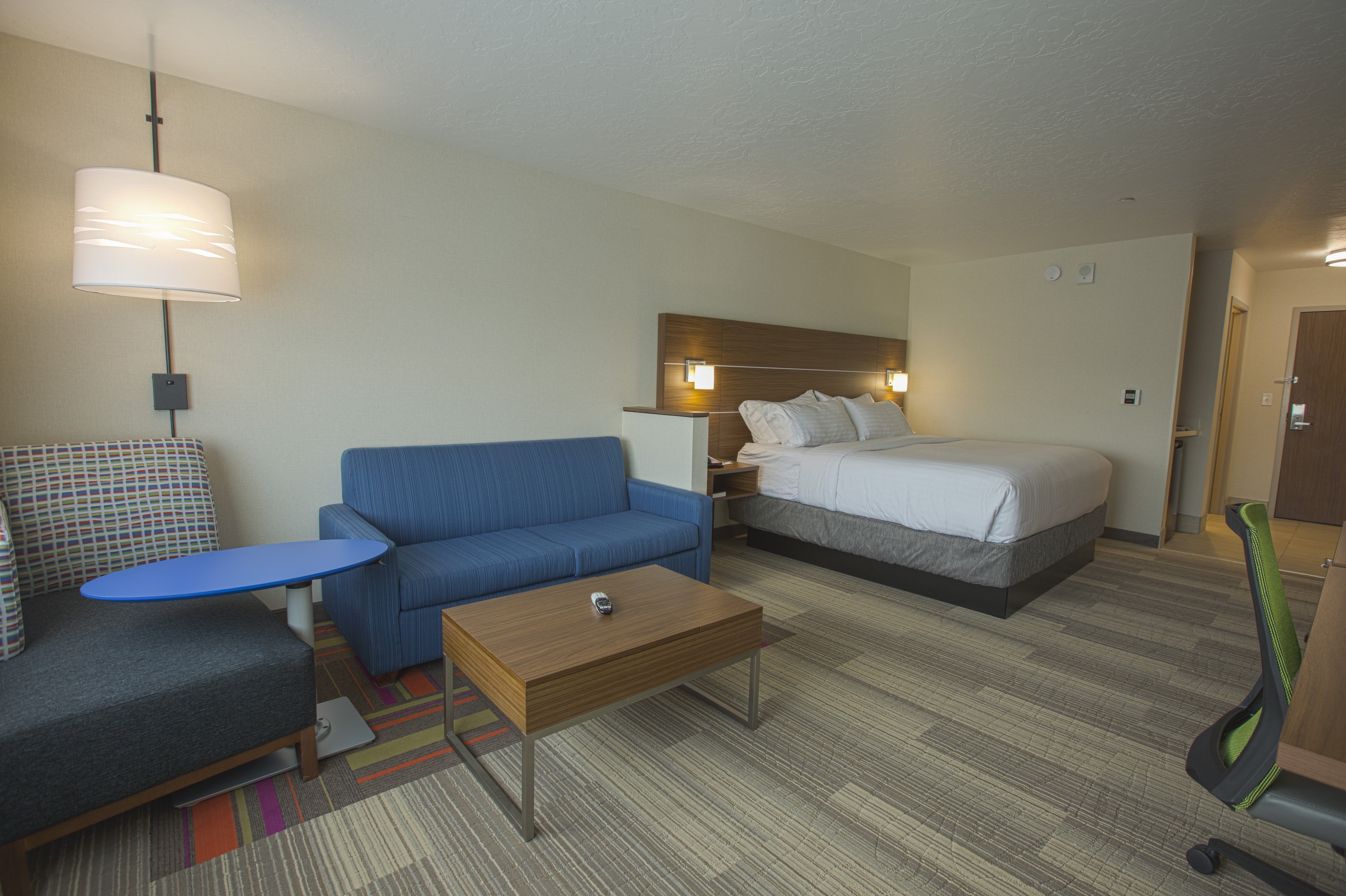 holiday inn express and suites boise airport by ihg