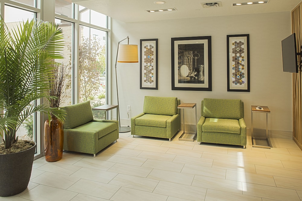 holiday inn express and suites boise airport by ihg