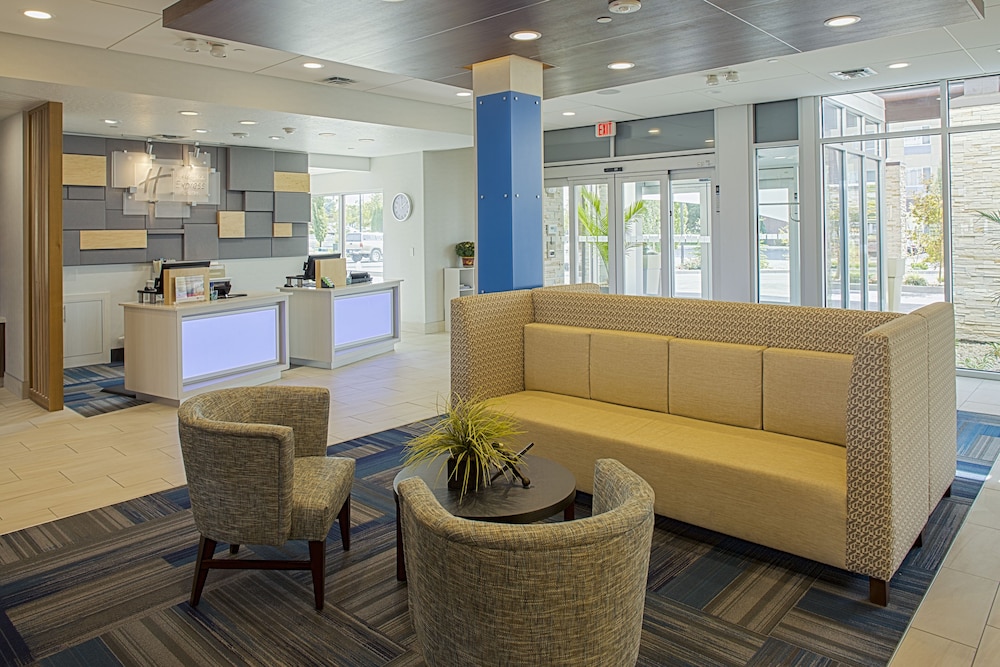 holiday inn express and suites boise airport by ihg