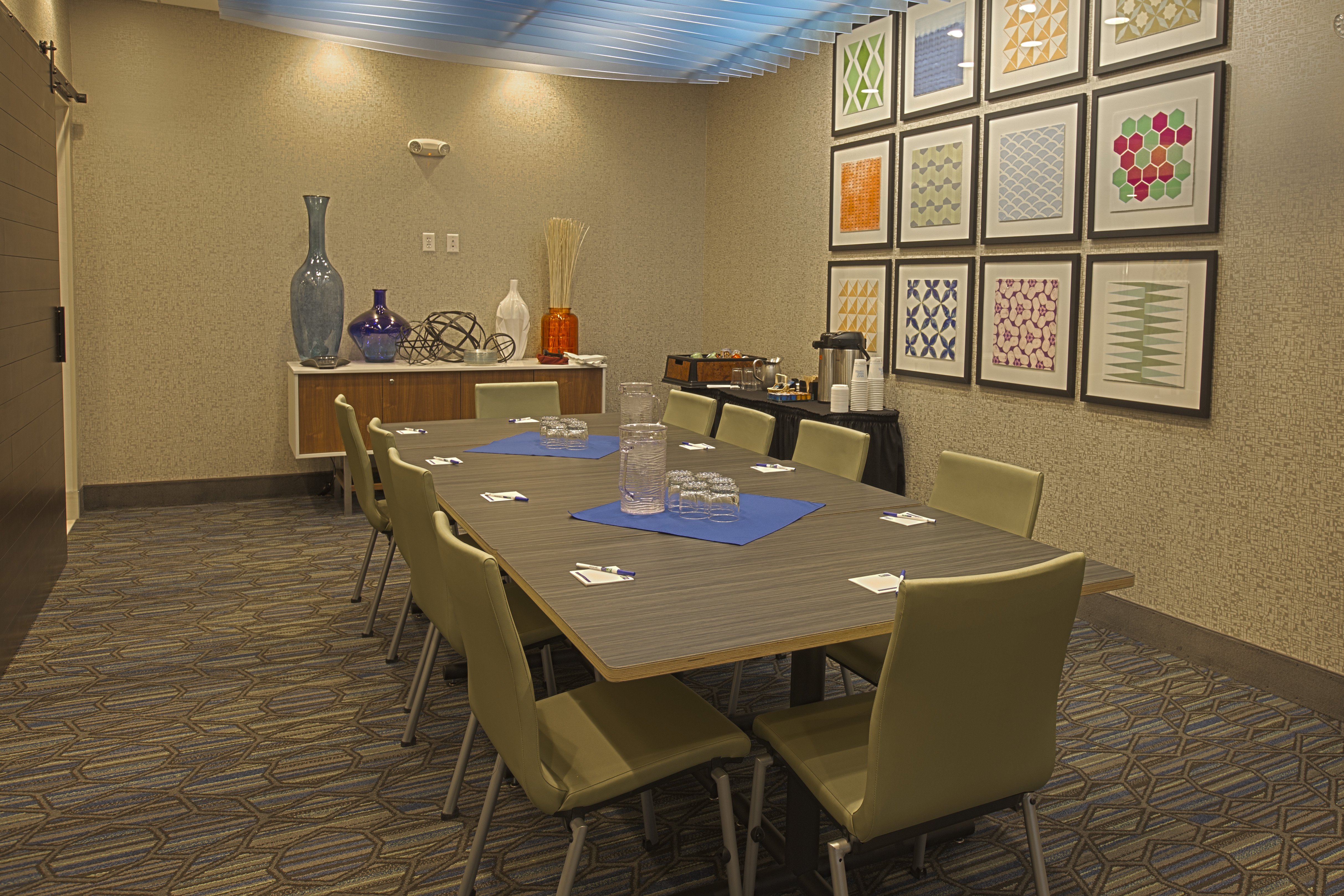 holiday inn express and suites boise airport by ihg