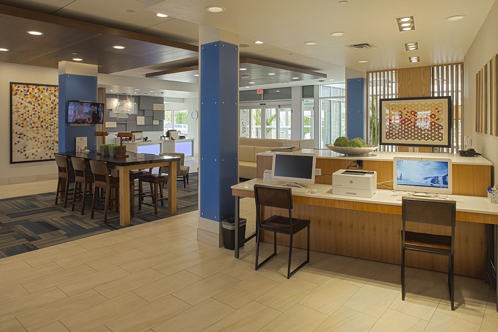 holiday inn express and suites boise airport by ihg