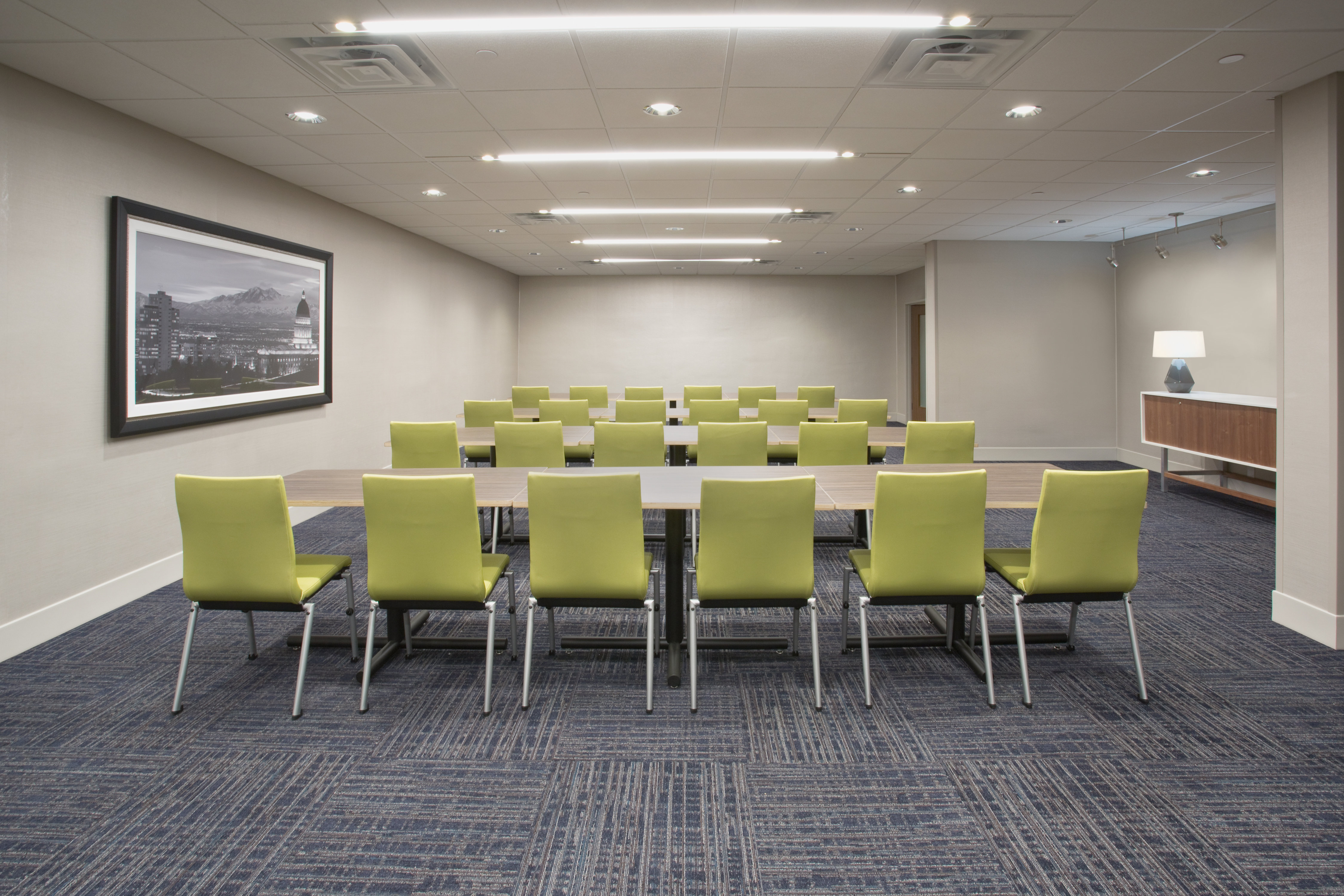 holiday inn express and suites boise airport by ihg