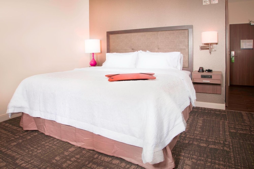 hampton inn and suites la porte