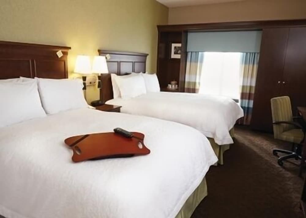 hampton inn and suites la porte