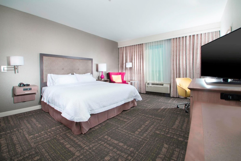 hampton inn and suites la porte
