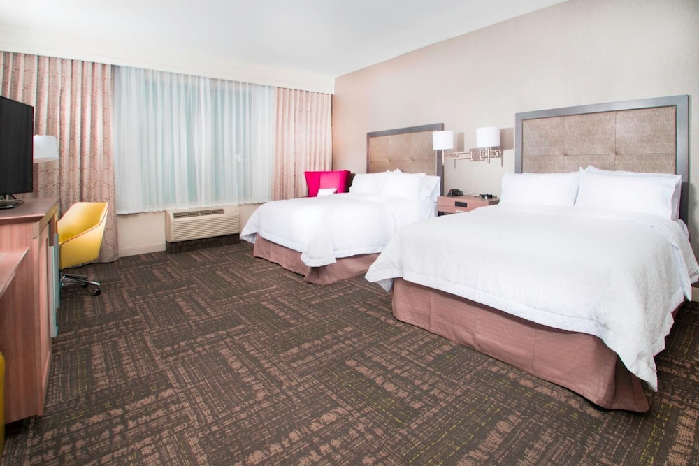 hampton inn and suites la porte