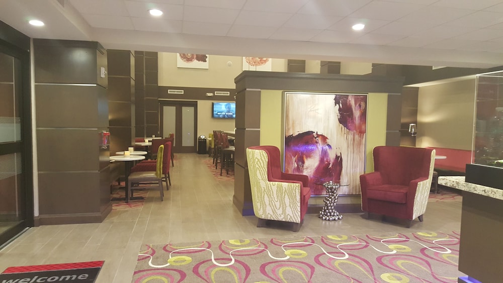 hampton inn and suites la porte