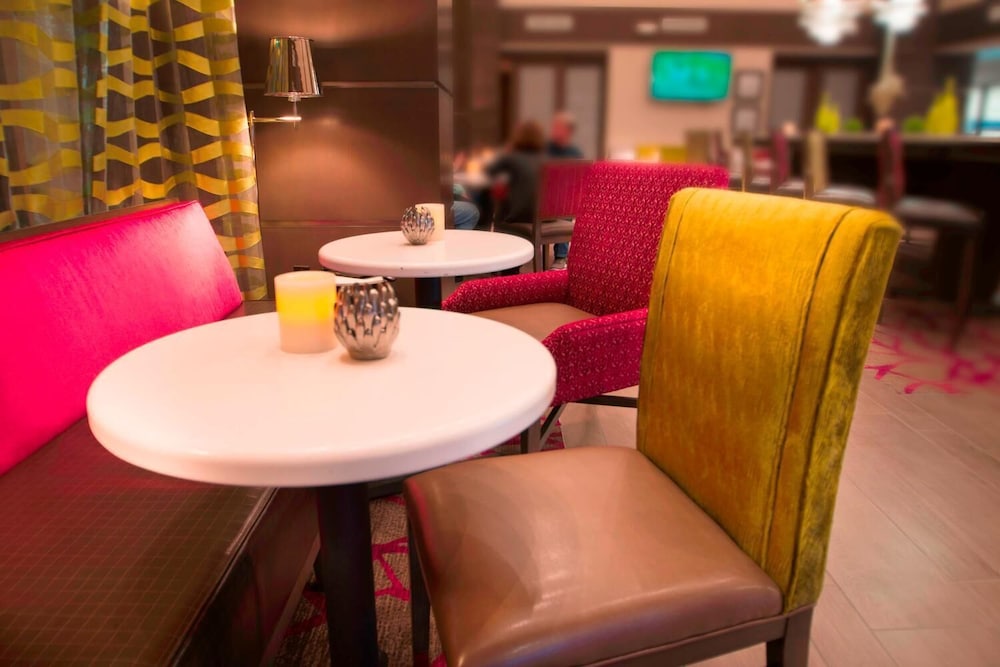 hampton inn and suites la porte